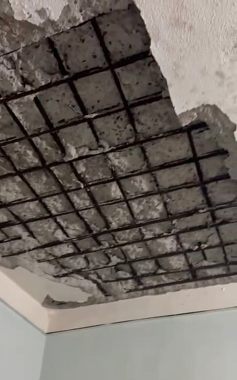 الأمطار تسقط أسقف منزل مُسن مُقعد بـ"عارضة جازان" وتحوله إلى خطر يهدد الأرواح