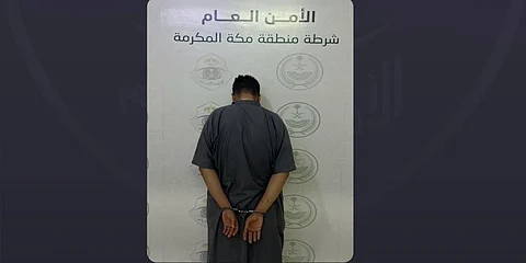 أمن طرق الطائف تقبض على سارق مركبة في وضع التشغيل