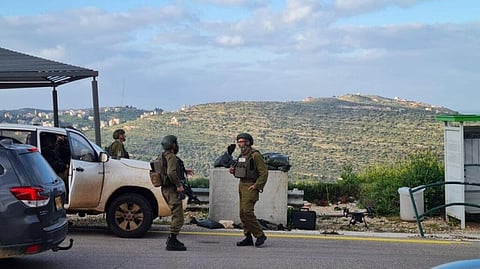 إصابة 7 جنود إسرائيليين بعد إطلاق نار على حافلة غرب رام الله