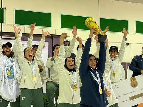 في الموسم الـ14.. طالبات جامعة الأميرة نورة يحقّقن بطولة الصالات