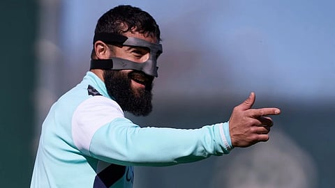 نبيل فقير لاعب وسط ريال بيتيس الإسباني