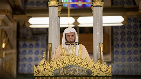 إمام وخطيب المسجد النبوي عبدالمحسن بن محمد القاسم