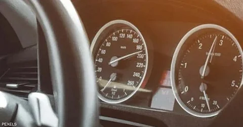 قرار إيطالي غريب.. اتخذته وزارة النقل لتخفيف "مشاكل عائلية"