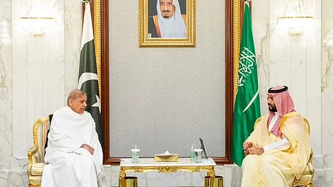 صدور بيان مشترك للاجتماع بين ولي العهد ورئيس وزراء باكستان