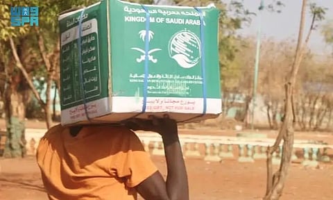 "إغاثي الملك سلمان" يوزِّع 25 ألف ربطة خبز يوميًّا على اللاجئين بلبنان و724 سلة غذائية بالسودان
