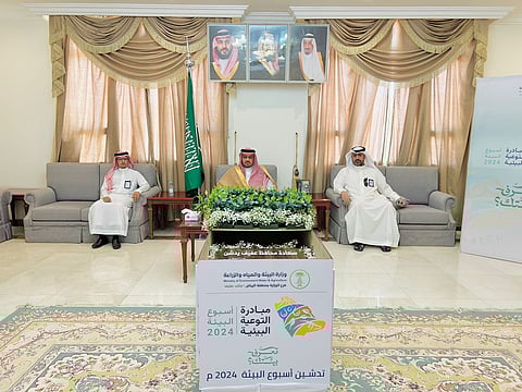 بالصور.. محافظ عفيف يدشن انطلاق أسبوع البيئة وفعالياته المصاحبة