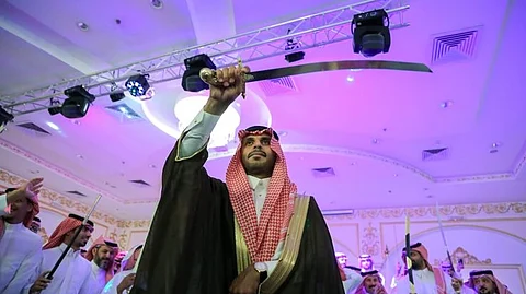 بحضور قائد المنتخب السابق.. "العصيمي" يحتفل بزواجه في "مكة"