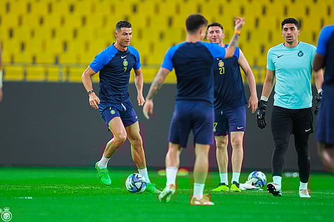 النصر ينهي تحضيراته لملاقاة الخليج ويغادر للدمام