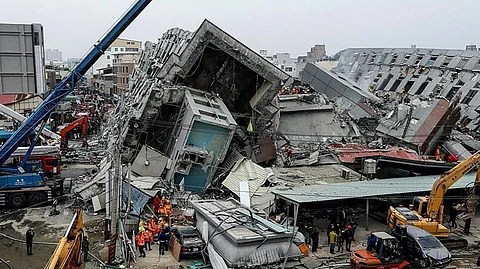 أكثر من "1100" مصاب.. ارتفاع حصيلة ضحايا زلزال تايوان إلى "16" شخصًا