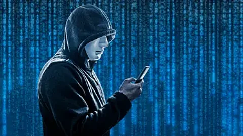 لماذا يقع البعض في فخ عمليات الاحتيال عبر الإنترنت؟.. دراسة بريطانية تكشف