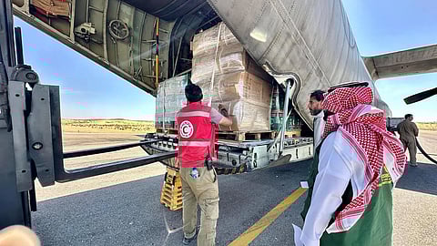 وصول الطائرة الإغاثية السعودية الـ 45 لإغاثة غزة إلى مطار العريش