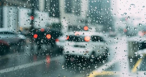 عِشِ الفرحةَ وحافظ على صحتك.. 7 نصائح لمواجهة تقلبات الطقس في أيام العيد