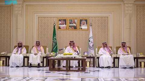 "وزير الداخلية" ينقل تهاني القيادة لمسؤولي الوزارة وقادة القطاعات بنجاح الخطط الأمنية