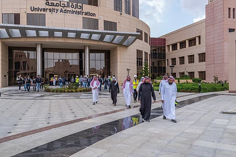 رئيس جامعة الملك خالد المكلف يتفقَّد مشاريع البنية التحتية بالفرعاء ويزور الكليات الجديدة