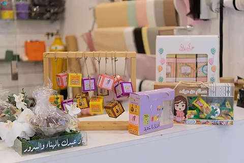 العيديات والكعك والمعمول.. تزين احتفالات أهالي جدة بالعيد