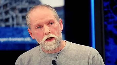 مستشهدًا بفيديو نشره منذ 8 أيام.. راصد الزلازل الهولندي: حذّرتكم مما حدث في تايوان!
