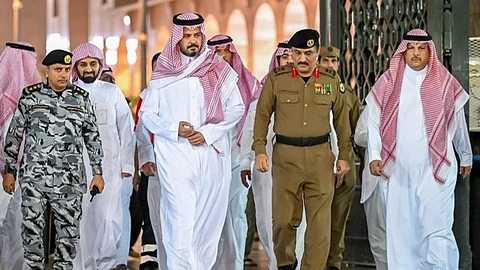 الأمير سلمان بن سلطان يقف ميدانيًّا على منظومة العمل قي المسجد النبوي