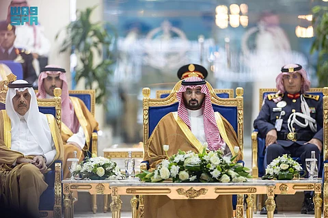 وزير الحرس يرعى حفل تخريج دورة تأهيل الضباط الجامعيين الخامسة والثلاثين والدفعة الأربعين من طلبة كلية الملك خالد العسكرية