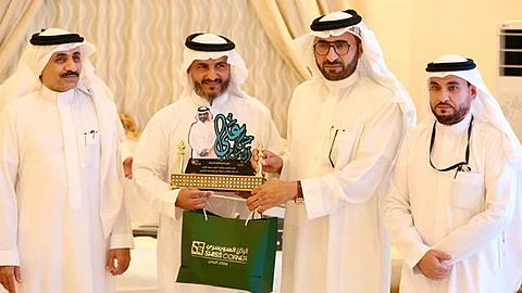 "تعليم رجال ألمع" يحتفي بتقاعد "علي آل مناع" رئيس قسم الإدارة المدرسية
