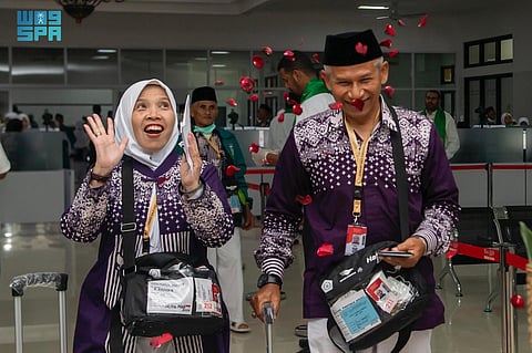 إندونيسيا.. مغادرة أولى رحلات المستفيدين من مبادرة "طريق مكة"