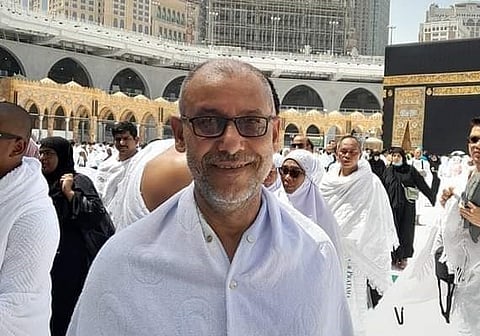 حاج مصري أدى العمرة وقام الليل ومات بالحرم عقب صلاة الفجر