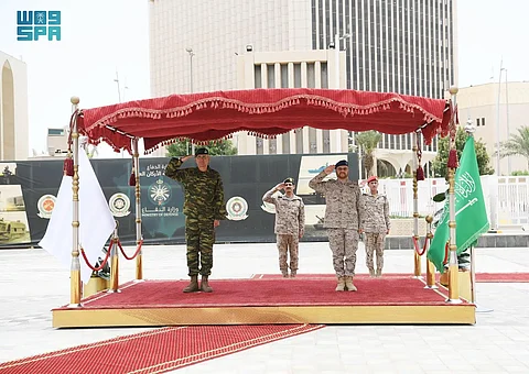 "الرويلي" يبحث مع رئيس أركان الدفاع الوطني اليوناني فرص تطوير علاقات التعاون الدفاعي والعسكري