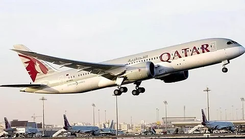 "بوينغ 787 دريملاينر".. إصابة 12 مسافراً برحلة للخطوط القطرية إلى دبلن بسبب اضطرابات جوية