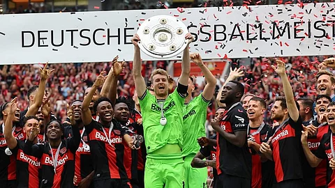 فريق باير ليفركوزن يتوج بلقب الدوري الألماني
