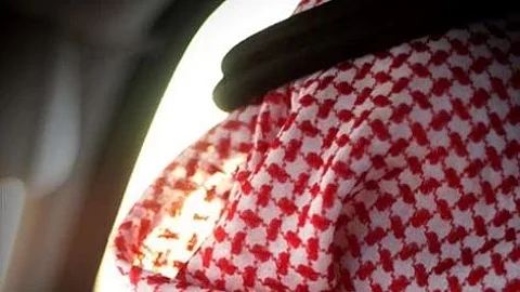 "الثوب والشماغ أو الغترة".. "لا دخول للجهات الحكومية إلا بالزي الوطني"
