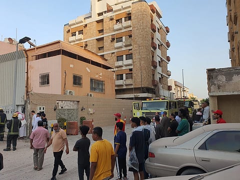 "انهيار مبنى فيصلية جدة".. فرق الإنقاذ تواصل بحثها عن مفقودين ومصادر ترجح السبب