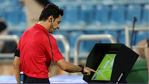الآسيوي يعتمد تطبيق تقنية الـ"VAR" في جميع مسابقات الأندية