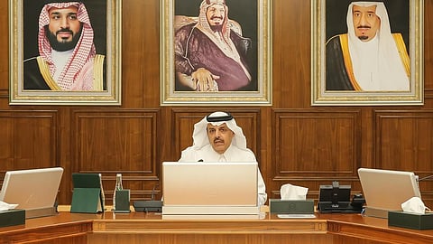 نائب وزير الحرس الوطني يجتمع بقيادات الوزارة ويتابع سير الأعمال