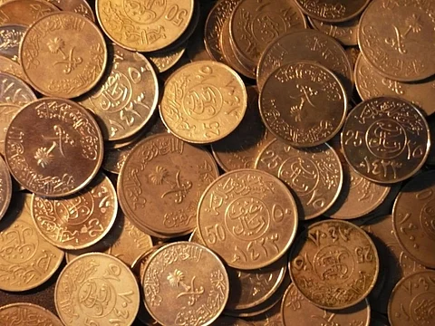 بعد المقاطع المتداولة.. هل يحق للمتاجر رفض السداد بالعملة المعدنية؟ هنا الإجابة