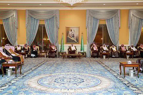 اللقاء الأسبوعي.. أمير تبوك يتلمس احتياجات المواطنين ويستعرض عدة موضوعات تهم المنطقة