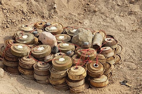 "مسام": ميليشيا الحوثي تفخّخ قوارب صيد وتدفعها إلى باب المندب لتعطيل التجارة الدولية