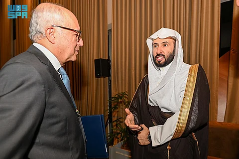 وزير العدل وليد بن محمد الصمعاني و رئيس المجلس الدستوري في فرنسا