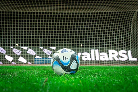 إدارة المسابقات تعلن نقل ملعب مباراة الهلال والحزم