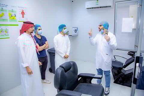 تبوك.. كيف تحصل على رخصة ممارسة العمل في المنشآت الغذائية؟ تعرف على الإجابة