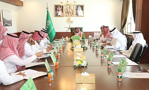 خالد البابطين يترأس اجتماع المجلس المحلي بالدوادمي
