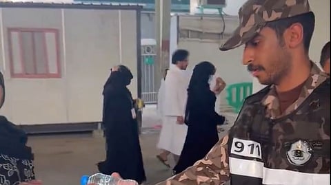 يوم عرفة.. شاهِد جانبًا من جهود رجال الأمن لخدمة ضيوف الرحمن في موسم الحج
