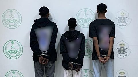 شرطة الدمام تطيح بـ3 أشخاص سرقوا مركبات واستولوا على مقتنياتها
