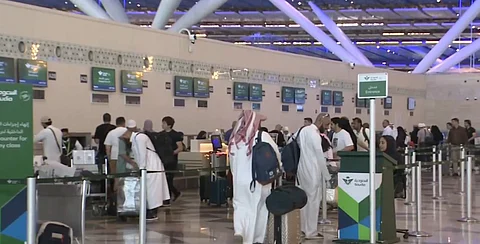 حتى الآن.. مغادرة أكثر من نصف مليون حاج عبر مطار الملك عبدالعزيز بجدة