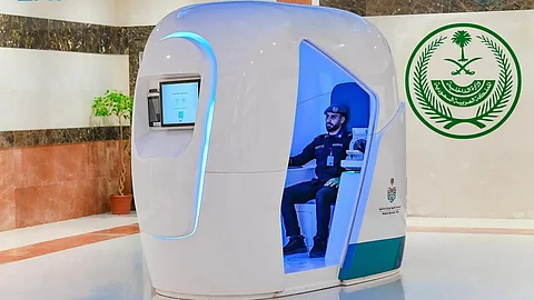 "الداخلية" تواصل تقديم "خدمة الطب المرئي" باستخدام كبسولة معززة بالذكاء الاصطناعي لرجال الأمن