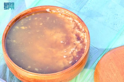 حجزت مكانها الدائم في المائدة الجازانية.. وجبة "المرسة" من أشهر الأكلات الشعبية بالمنطقة