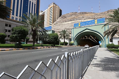 لخدمة الحجاج.. "أمانة مكة" تخصص فرقًا إشرافية لصيانة 62 نفقًا و30 ألف شارع و114 ألف برج إنارة