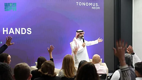 حوسبة سحابية وذكاء اصطناعي.. "السواحه" يطلع على المشاريع الرقمية في نيوم