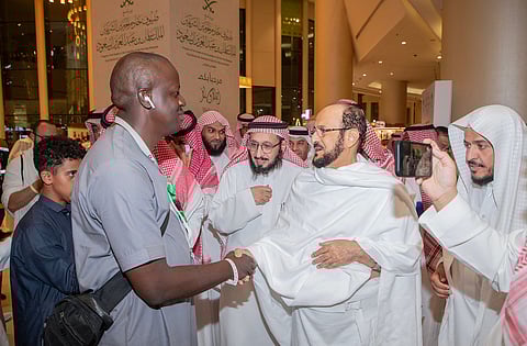 وزير الشؤون الإسلامية يزور مقر برنامج ضيوف خادم الحرمين الشريفين للحج ويلتقي كبار المستضافين
