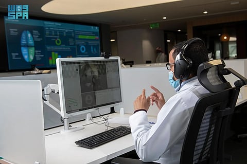 حاج أردني سبعيني باغتته سكتة دماغية.. ومستشفى صحة الافتراضي ينقذه