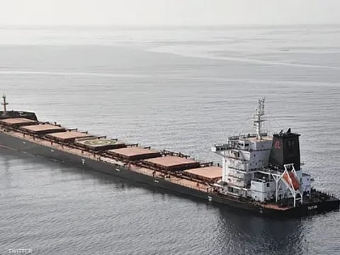 بعد أيام من تعرضها لهجوم حوثي.. غرق سفينة الشحن "توتور" بالبحر الأحمر