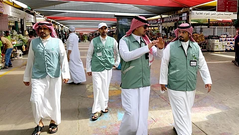 "الحارثي" يطمئن على جاهزية أسواق النفع العام والمسالخ بجدة